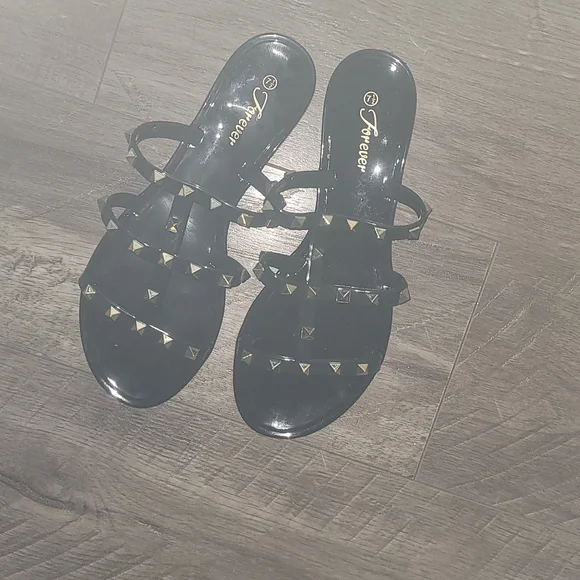 Sandals - Picture 4 of 4